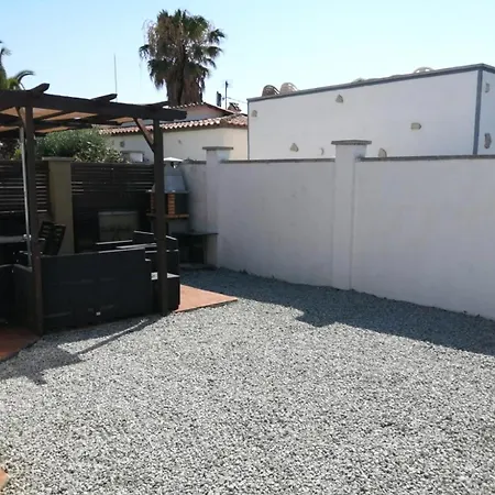 Montsia 5 *